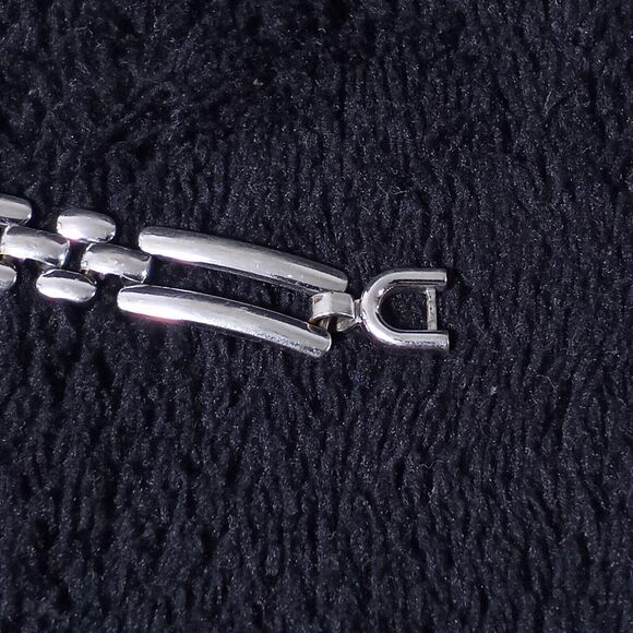 Vintage Monet Bracelet Silver Tone Folding Clasp Design #1062 - Picture 3 of 5